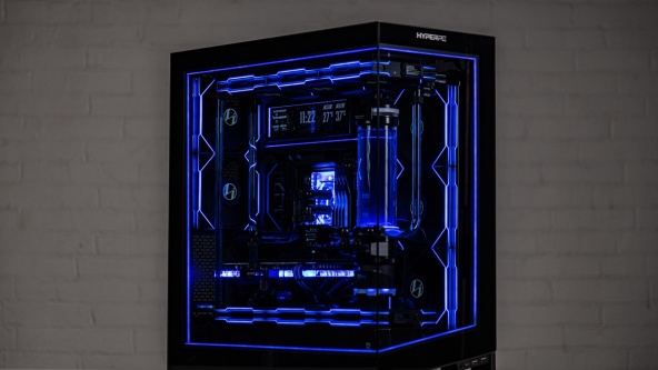 Уникальный кастомный ПК на водяном охлаждении в корпусе Phanteks NV9