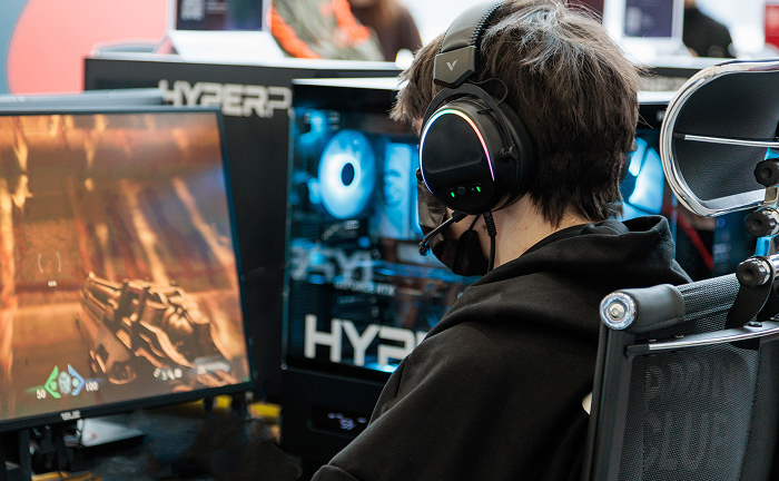 Участники Comic Con Russia и ИгроМир играют на компьютерах HYPERPC