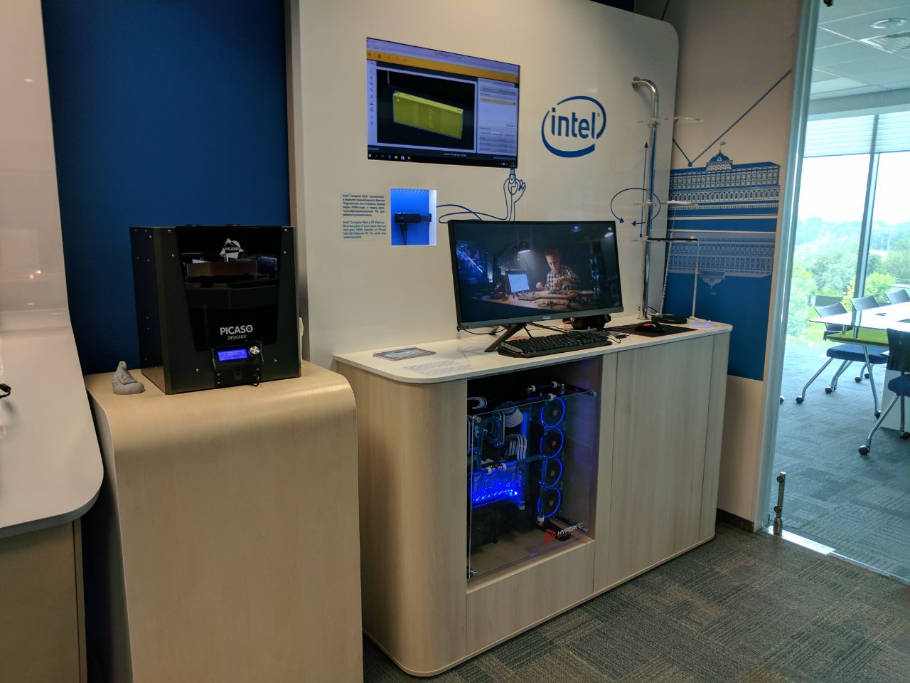 Компьютер HYPERPC в офисе Intel