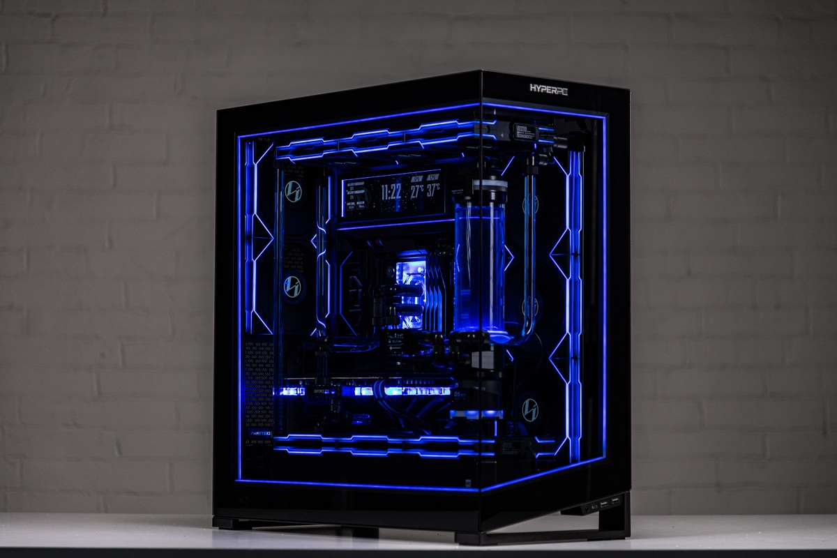 HYPERPC CONCEPT — кастомный ПК в корпусе Phanteks NV9 с синим контуром СЖО