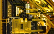 Водоблок RTX 5080 и жёлтый контур СЖО HYPERPC CYBER