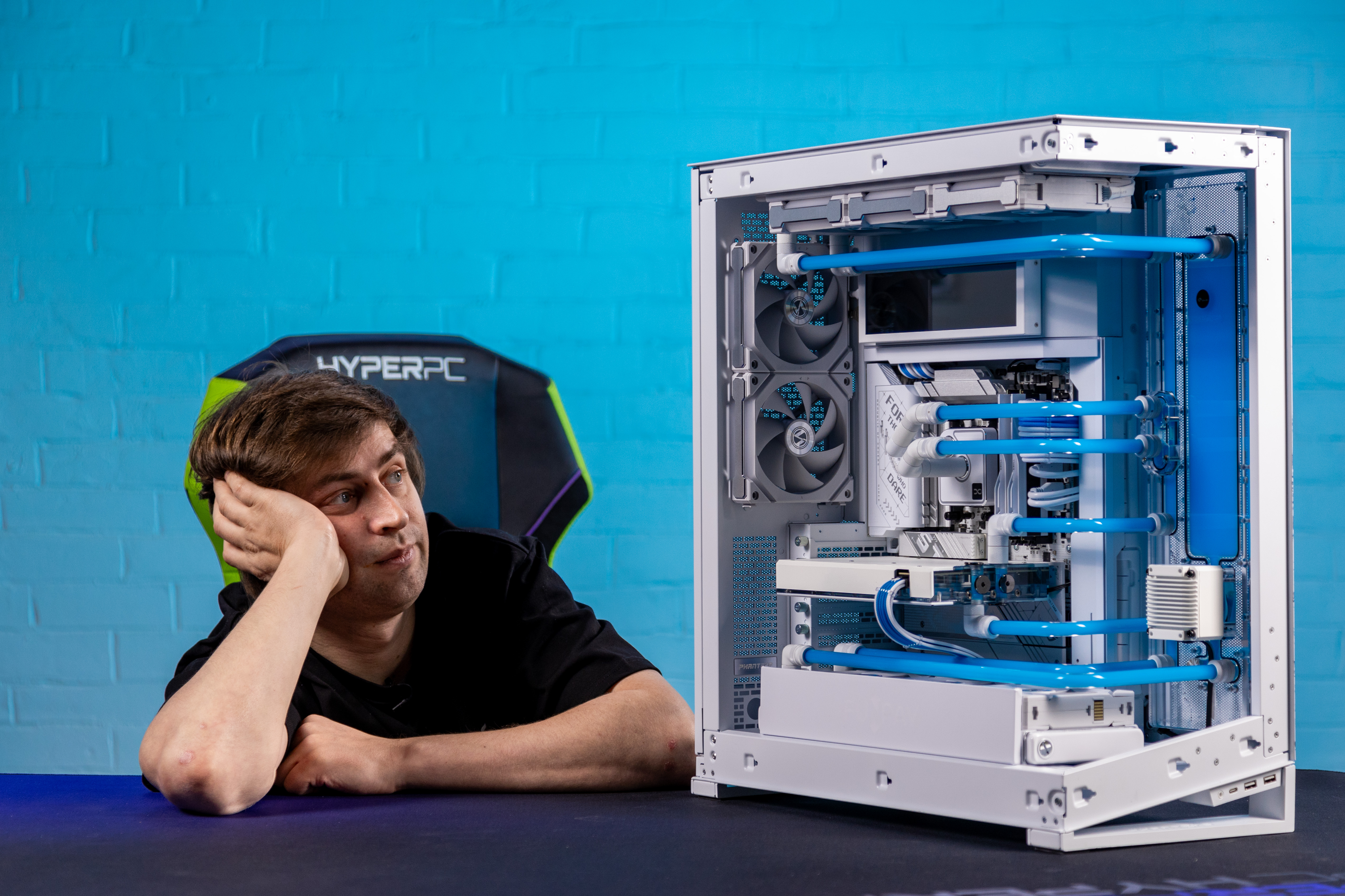 Артем Смирнов, режиссер и ведущий YouTube-канала HYPERPC