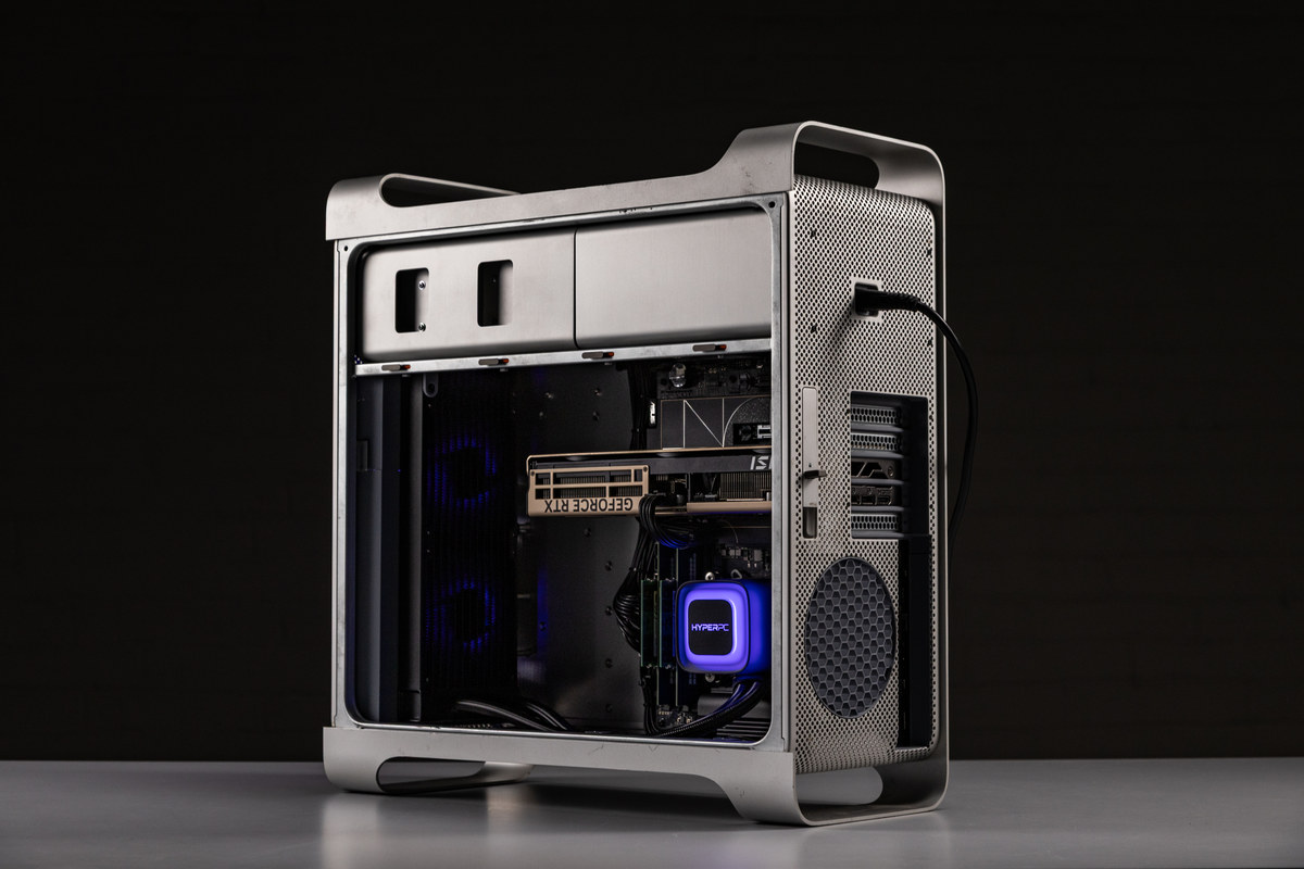 Вторая жизнь легенды: Мощная Windows-станция в ретро-корпусе Apple Mac Pro для игр и управления взглядом