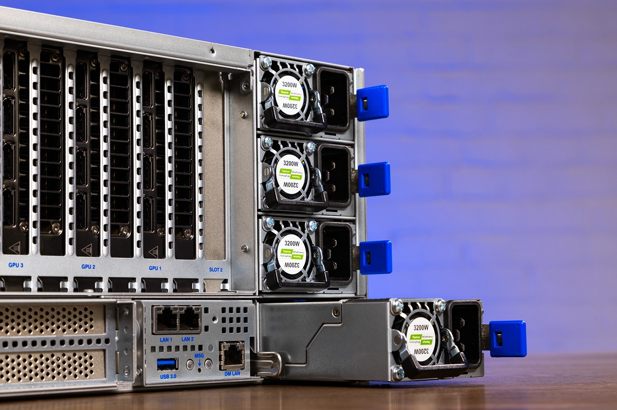 Ультимативный вычислительный кластер для обучения ИИ — детали серверной платформы