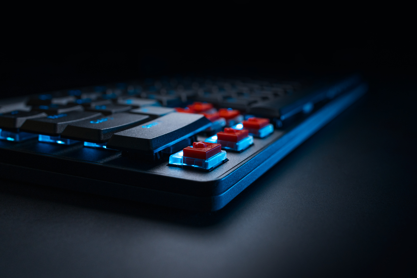 Магнитная низкопрофильная клавиатура Logitech G515 RAPID TKL с RGB-подсветкой