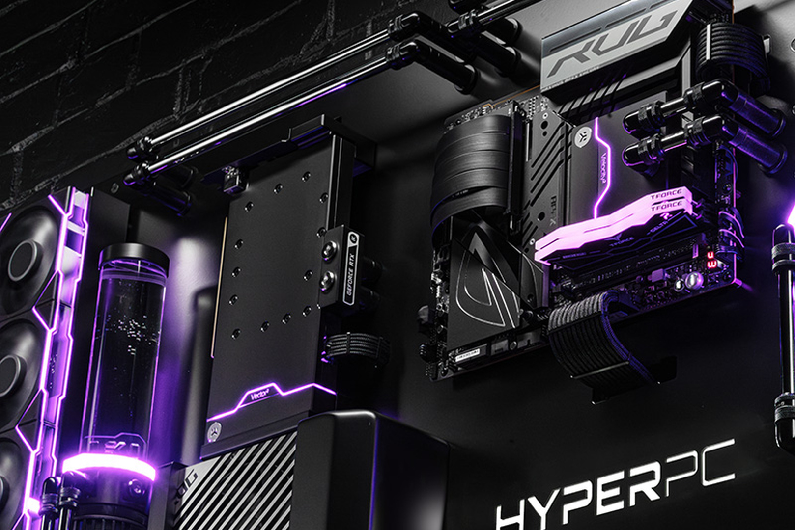 Процессорная платформа и компоненты игровой сборки HYPERPC WALL