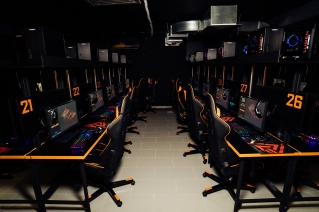 cyber-arena-computers-club-01