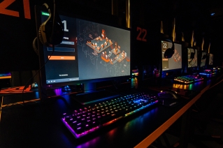 cyber-arena-computers-club-02