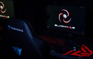 gaming-club-black-hole-photo-01