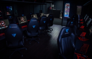 gaming-club-black-hole-photo-06