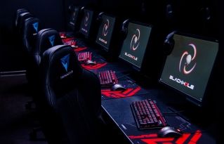 gaming-club-black-hole-photo-07