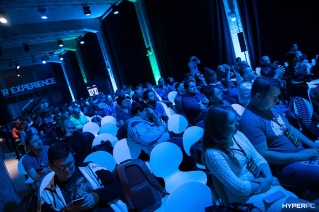 hyperpc notebook on 10x10 photo 05