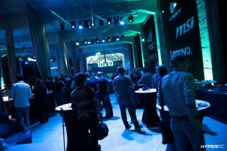 hyperpc notebook on 10x10 photo 09