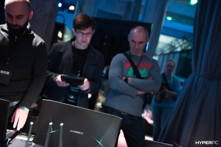 hyperpc notebook on 10x10 photo 10