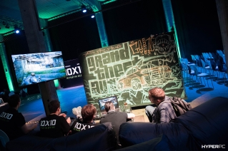 hyperpc notebook on 10x10 photo 15