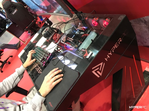 hyperpc on igromir 2017 asus photo 04