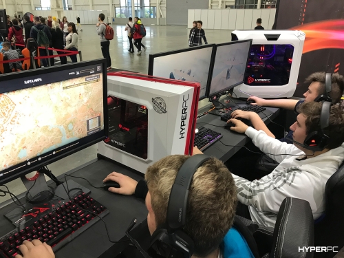 hyperpc on igromir 2017 corsair photo 07