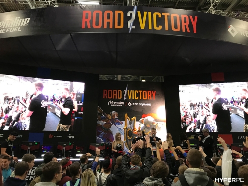 hyperpc on igromir 2017 red square photo 03