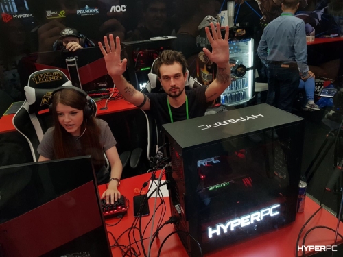 hyperpc on igromir 2017 red square photo 06