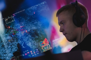 red bull r1v1r runes live photo 09