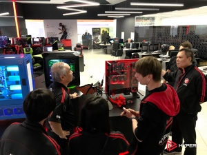 visit henry lu v hyperpc photo 04